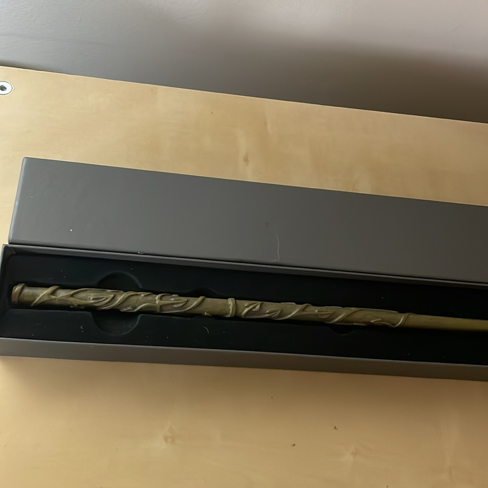 UNIVERSAL WIZARDING WORLD OF HARRY POTTER HERMIONE GRANGER WAND (NIB)